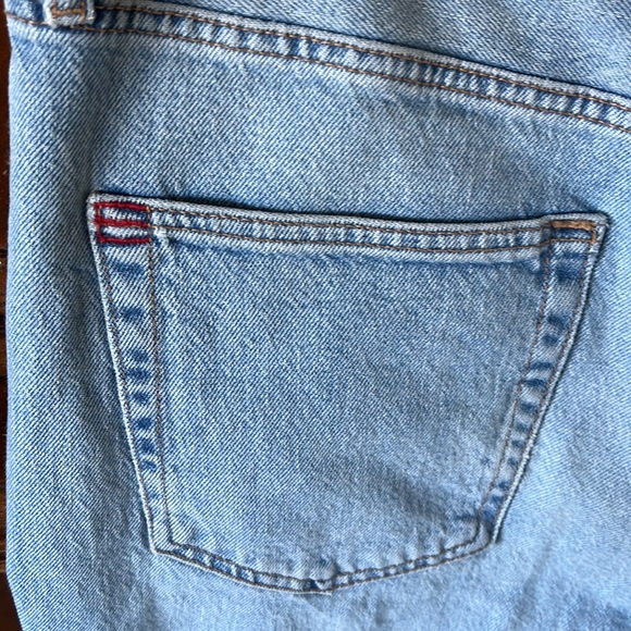 NWT BDG 90’s Bootcut Distressed light wash jeans - Picture 9 of 11